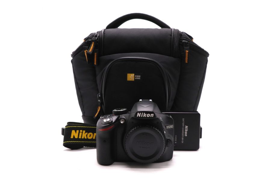 Фотоаппарат Nikon D3200 body (пробег 3000 кадров)
