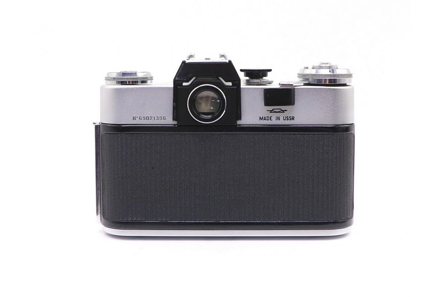 Фотокамера зеркальная Зенит В комплект (КМЗ)