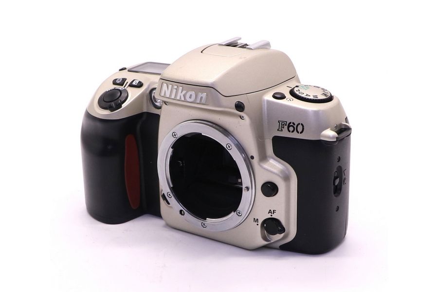 Зеркальный автофокусный фотоаппарат Nikon F60 body