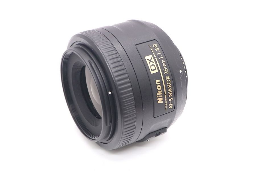 Объектив Nikon 35mm f/1,8G AF-S DX Nikkor