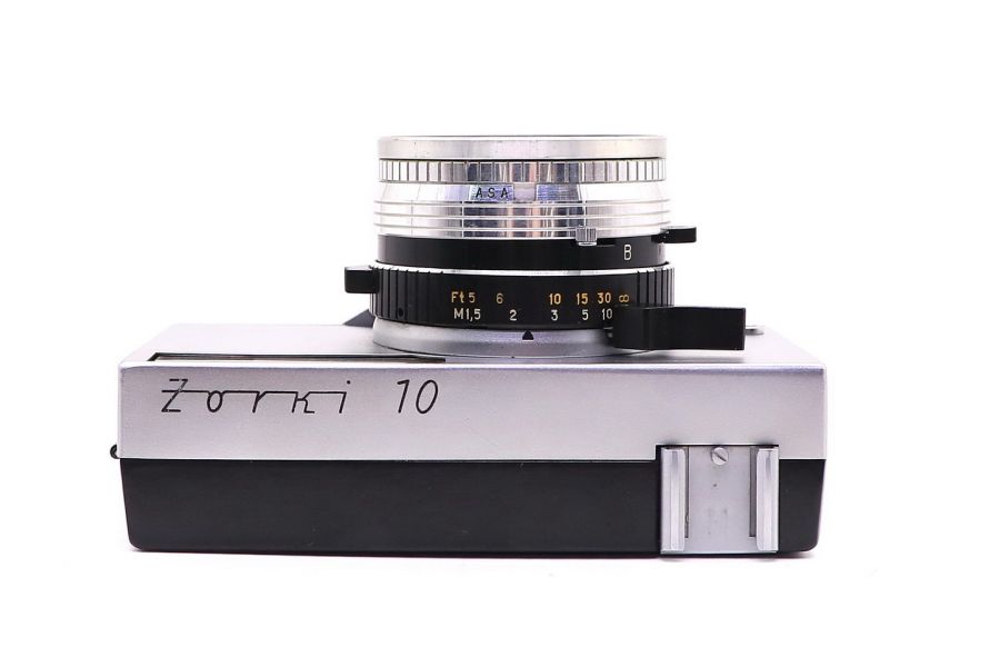 Дальномерный пленочный фотоаппарат Зоркий 10