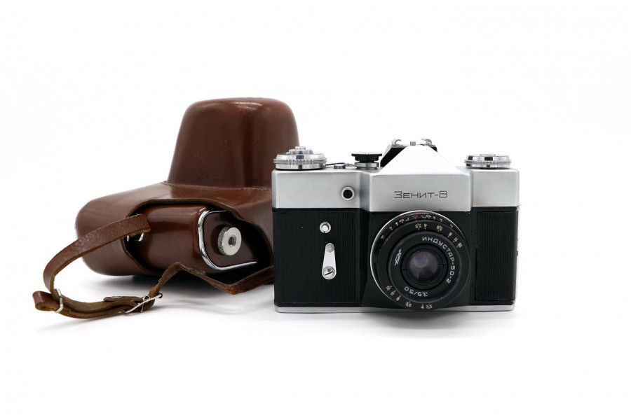 Советский зеркальный Зенит В + Индустар 50-2
