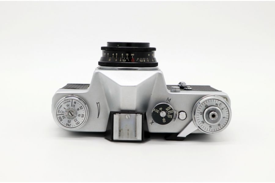 Советский зеркальный Зенит В + Индустар 50-2