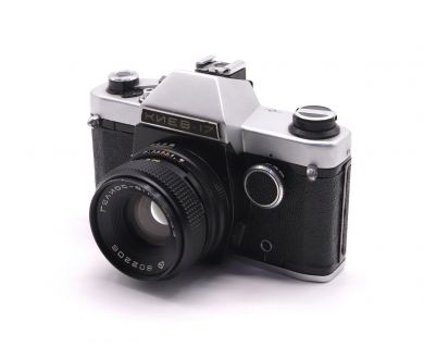 Советский фотоаппарат Киев 17 + Гелиос-81М