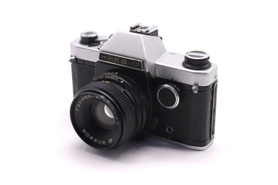 Советский фотоаппарат Киев 17 + Гелиос-81М