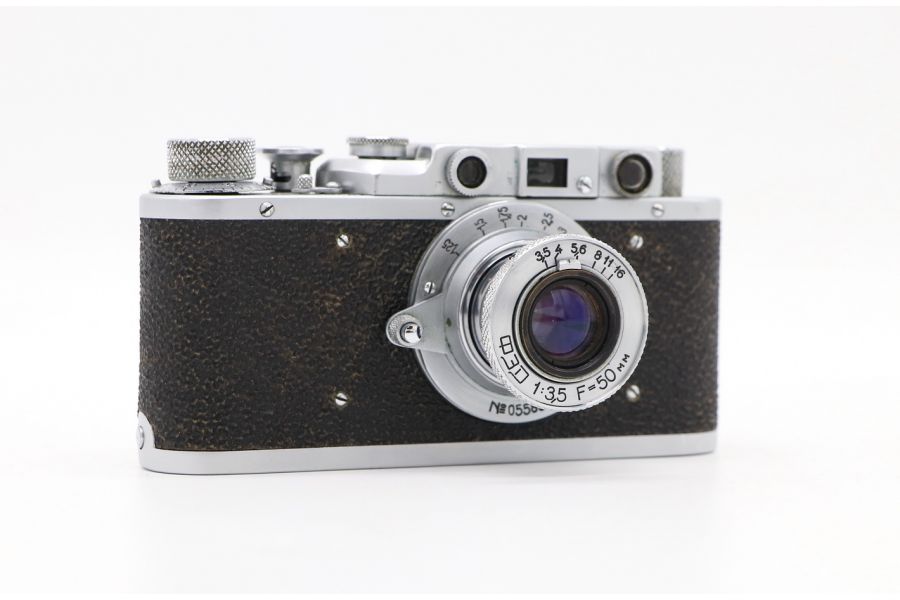 Фэд 1-го выпуска дальномерный фотоаппарат (1953г.)