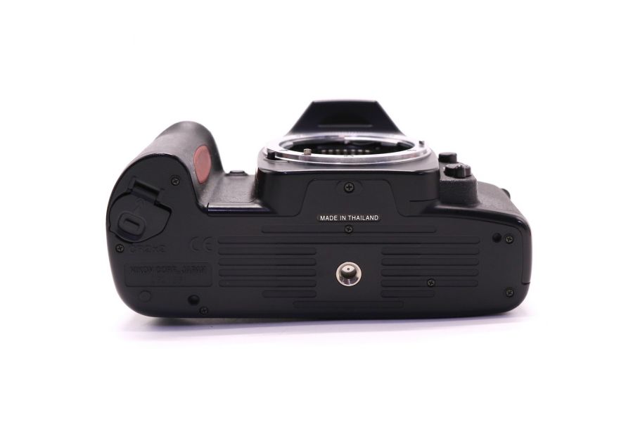 Пленочный зеркальный фотоаппарат Nikon F65 body 