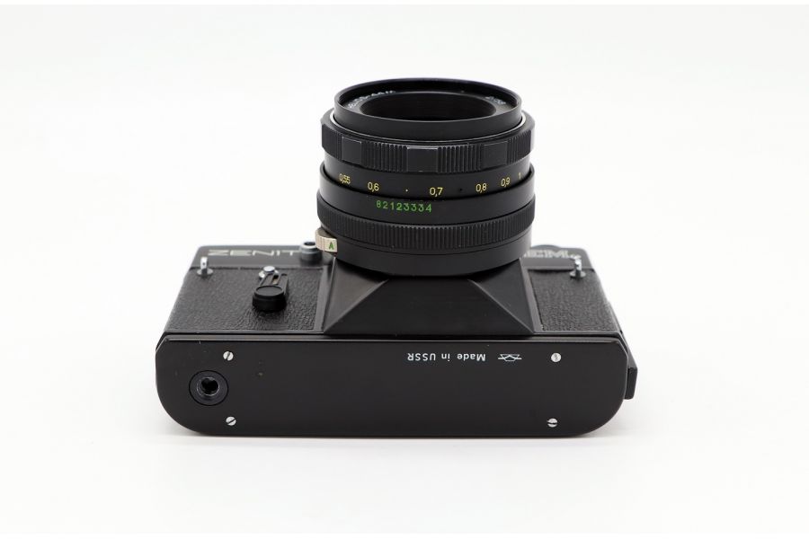 Зеркальная камера Зенит ЕМ + Гелиос-44М (СССР)