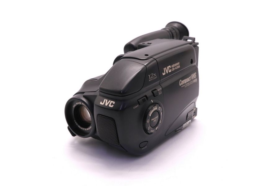 Кассетная видеокамера JVC GR-AX66 формата VHS-C