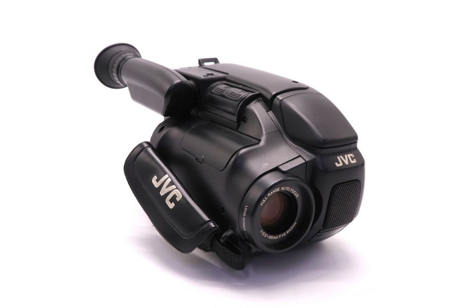 Кассетная видеокамера JVC GR-AX66 формата VHS-C