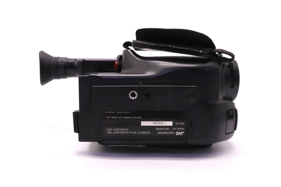 Кассетная видеокамера JVC GR-AX66 формата VHS-C