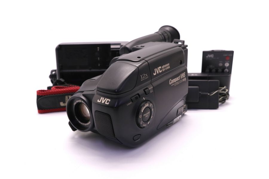 Кассетная видеокамера JVC GR-AX66 формата VHS-C