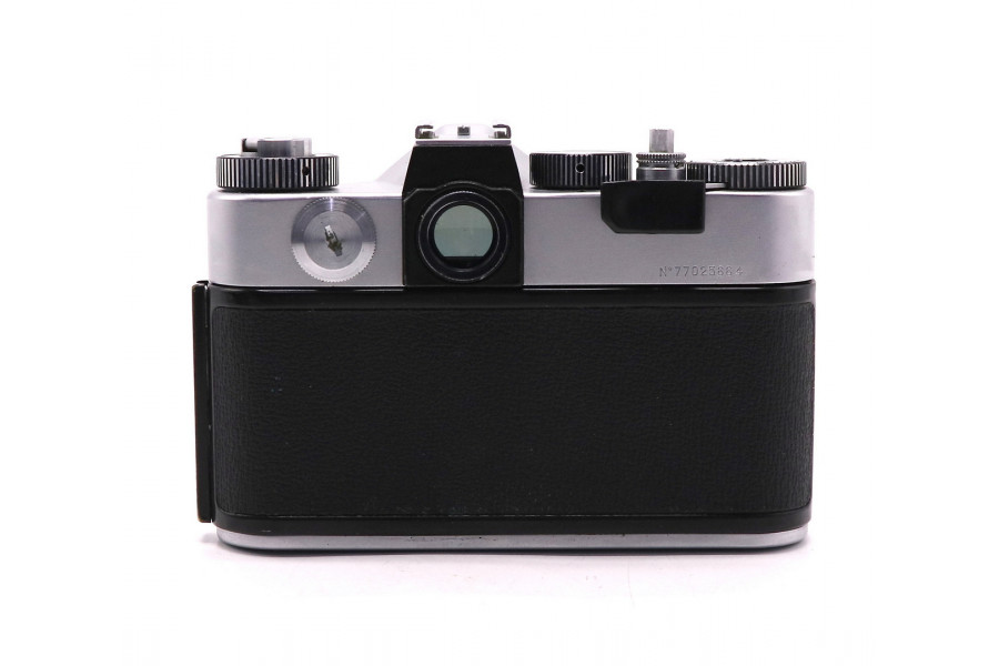 Ранний фотоаппарат Зенит ТТЛ (СССР, 1977)