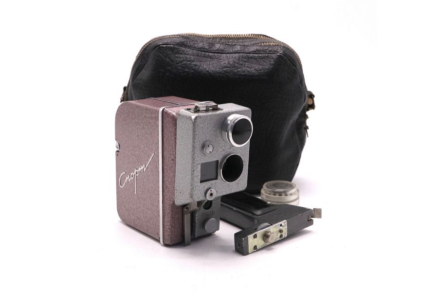 Советская любительская кинокамера Спорт (ЛОМО)