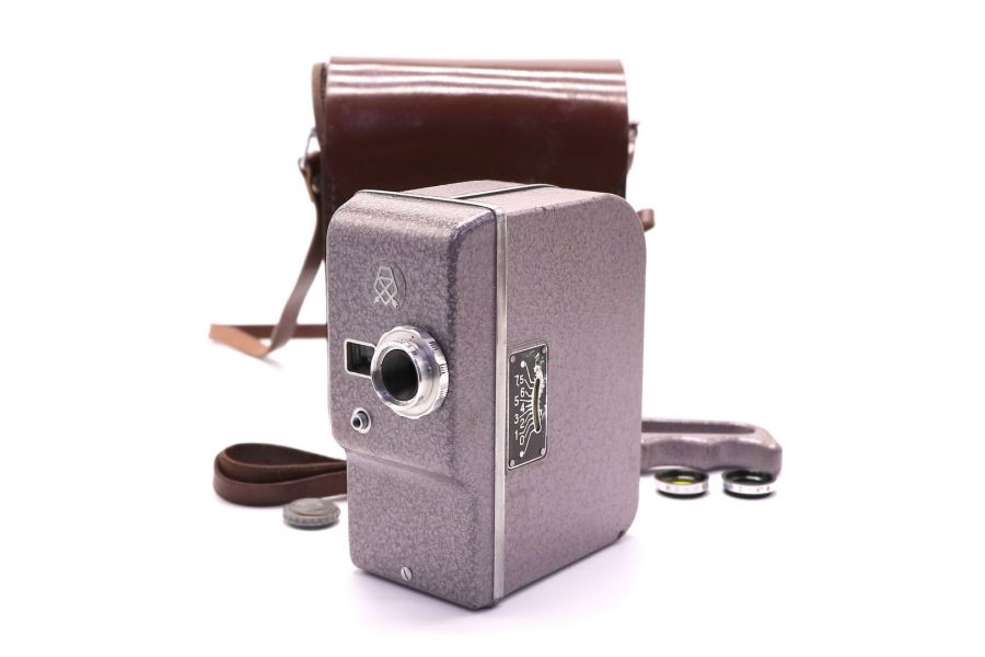 Советская любительская кинокамера Спорт (ЛОМО)