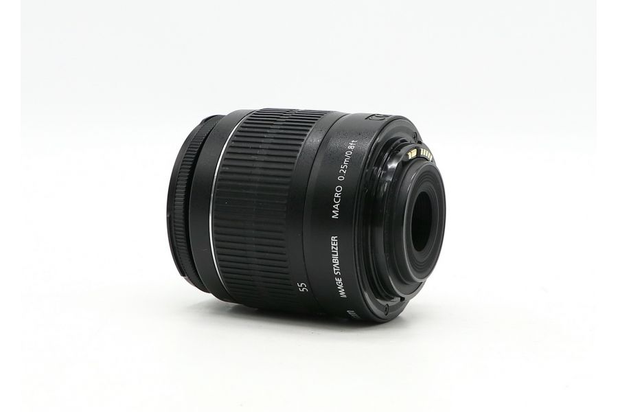 Зум-объектив Canon EF-S 18-55mm 3.5-5.6 IS II