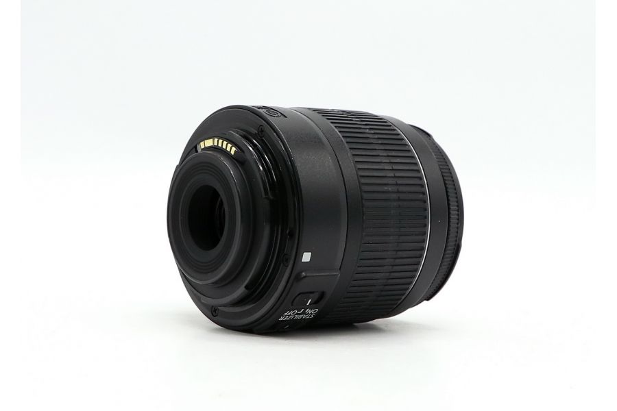 Зум-объектив Canon EF-S 18-55mm 3.5-5.6 IS II