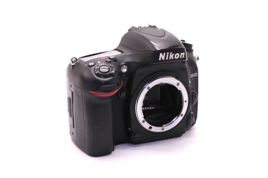 Nikon D600 body в упаковке (пробег 249890 кадров)