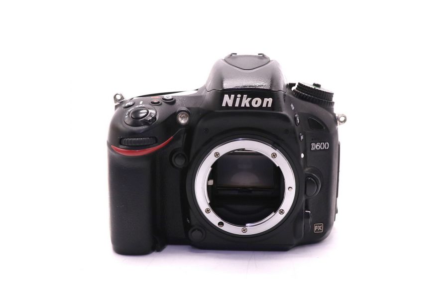 Nikon D600 body в упаковке (пробег 249890 кадров)