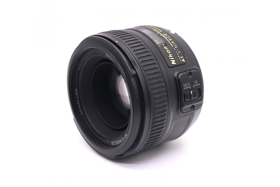 Cветосильный Nikon 50mm f/1.8G AF-S Nikkor