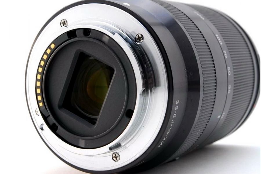 Sony 18-200mm f/3.5-6.3 E LE (SEL-18200LE)