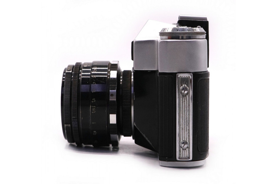 Советский фотоаппарат Зенит-Е + Гелиос 44