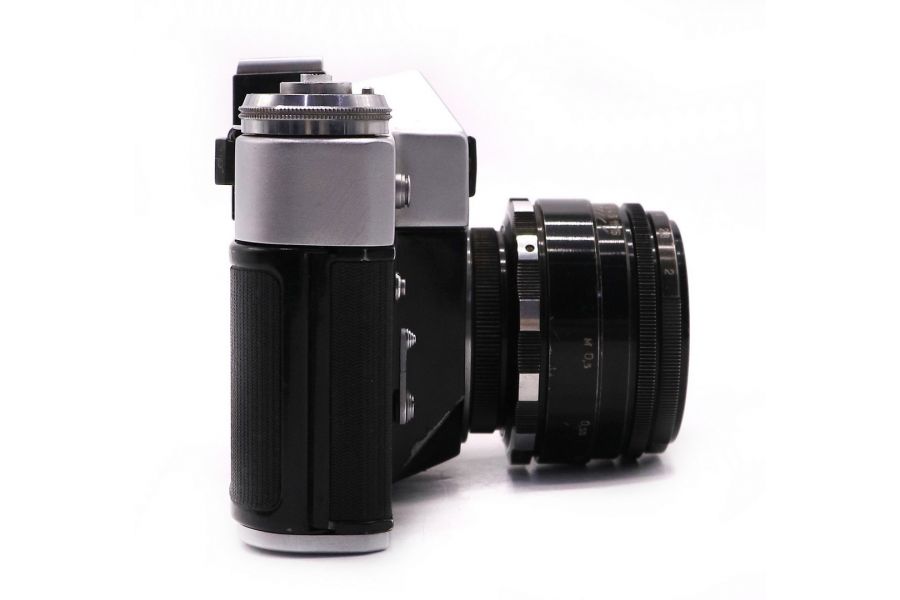 Советский фотоаппарат Зенит-Е + Гелиос 44