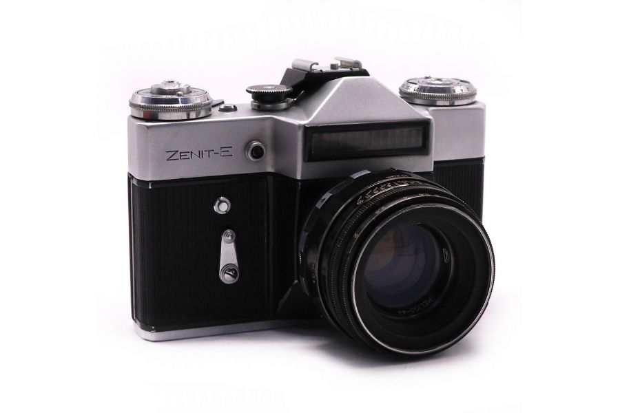 Советский фотоаппарат Зенит-Е + Гелиос 44