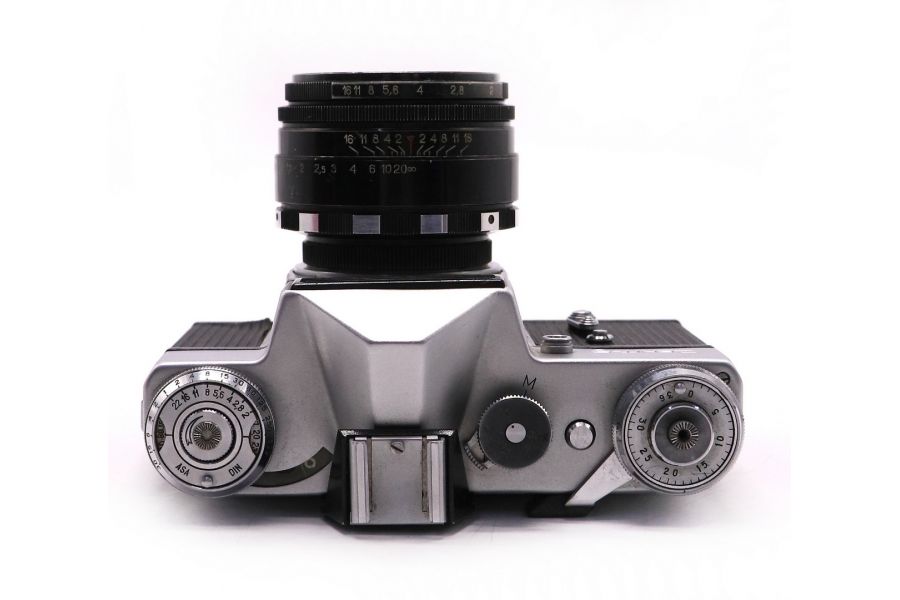 Советский фотоаппарат Зенит-Е + Гелиос 44