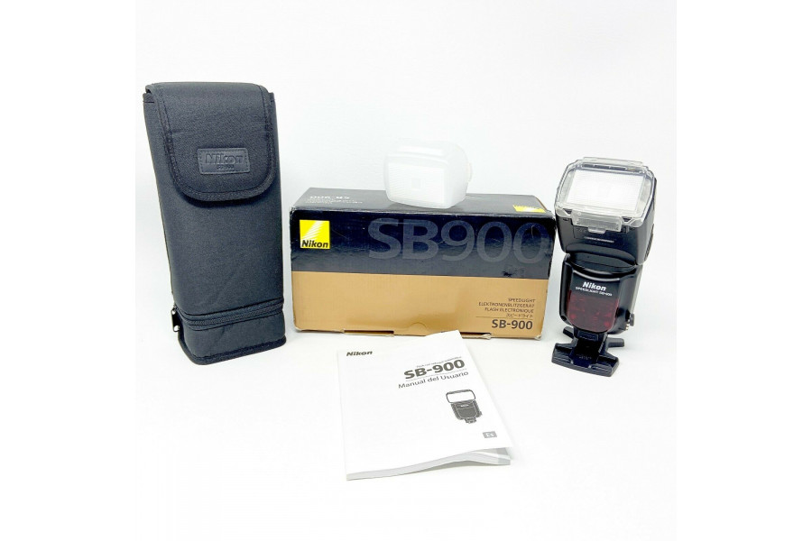 Фотовспышка Nikon Speedlight SB-900 в упаковке