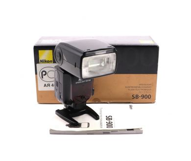 Фотовспышка Nikon Speedlight SB-900 в упаковке
