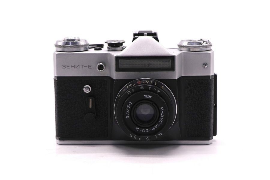 Зенит Е + Индустар-50-2 советский фотоаппарат