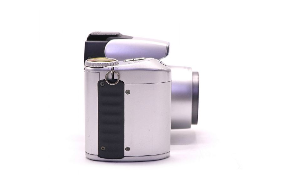 Компактная цифровая фотокамера Minolta Dimage Z1