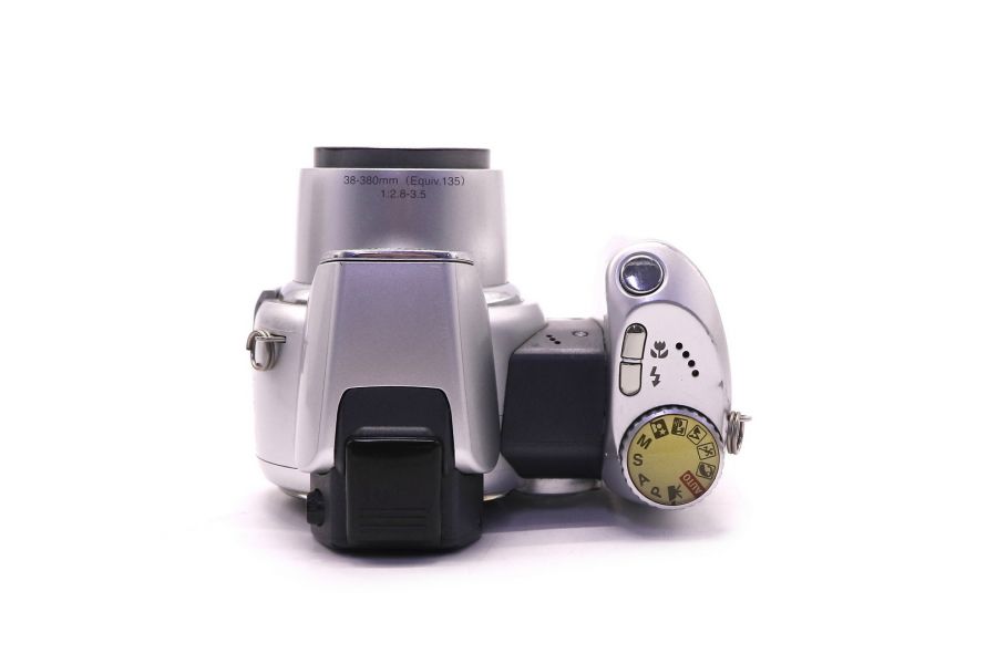 Компактная цифровая фотокамера Minolta Dimage Z1