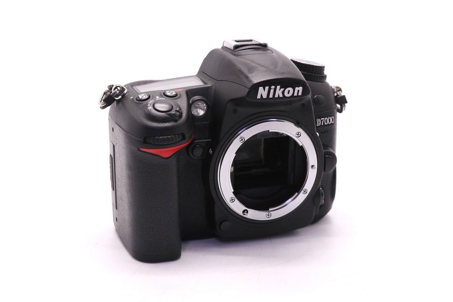 Фотокамера Nikon D7000 body (пробег 10005 кадров)