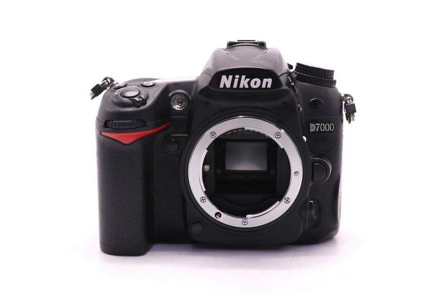Фотокамера Nikon D7000 body (пробег 10005 кадров)