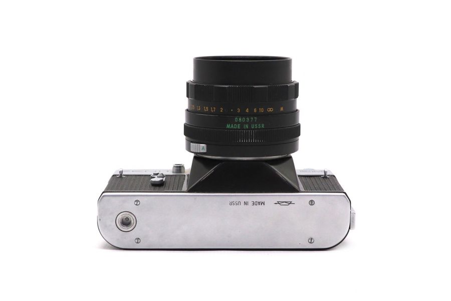 Зеркальный фотоаппарат Зенит ЕМ kit silver (СССР, 1976)