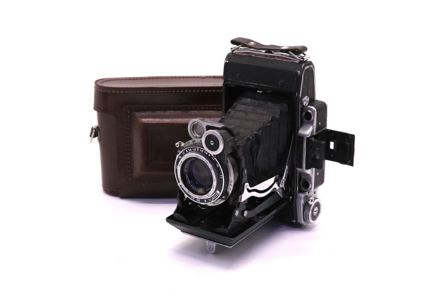Советская складная плёночная камера Москва 4
