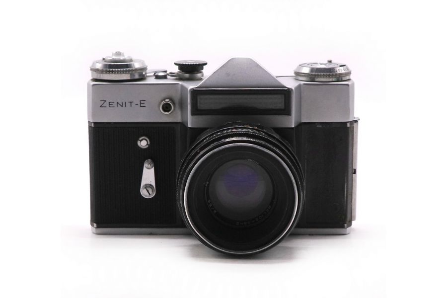 Фотоаппарат пленочный Зенит Е + Гелиос-44-2