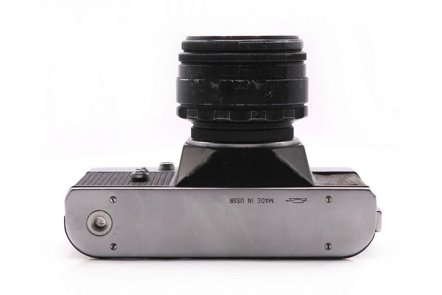 Фотоаппарат пленочный Зенит Е + Гелиос-44-2