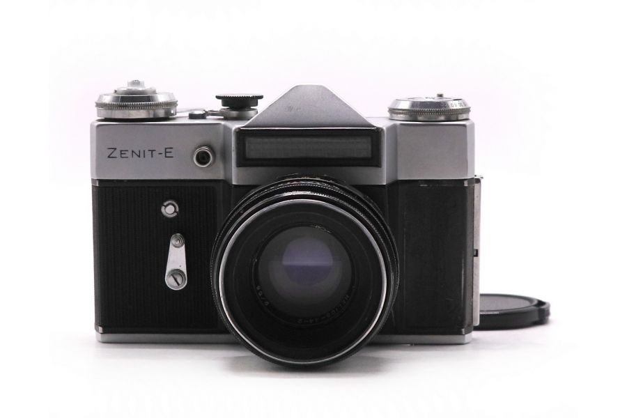 Фотоаппарат пленочный Зенит Е + Гелиос-44-2