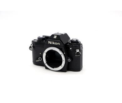 Любительский зеркальный фотоаппарат Nikon EM body
