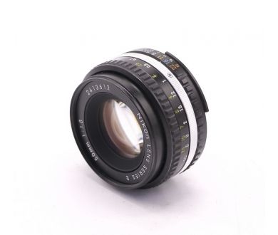 Nikon 50mm f/1.8 Series E компактный светосильный