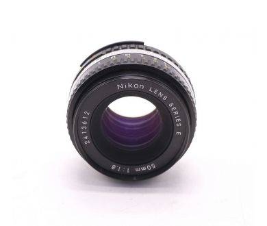 Светосильный объектив Nikon 50mm f/1.8 Series E