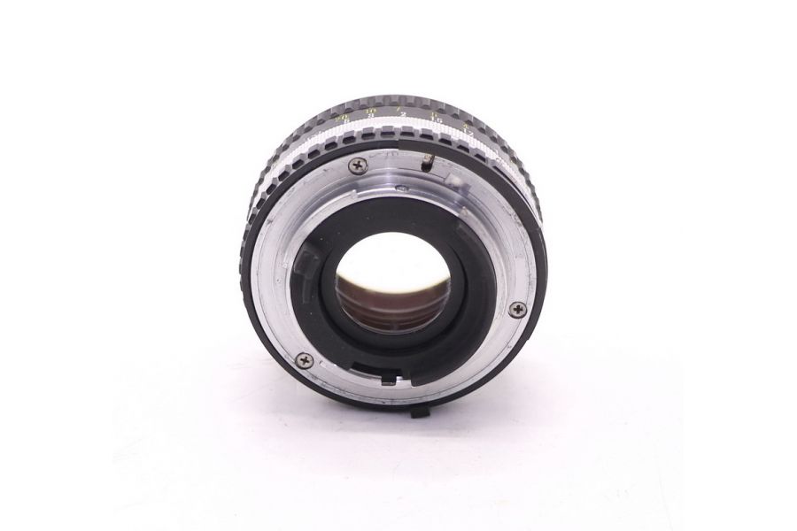 Nikon 50mm f/1.8 Series E компактный светосильный