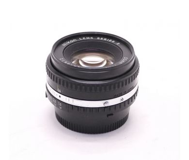 Светосильный объектив Nikon 50mm f/1.8 Series E