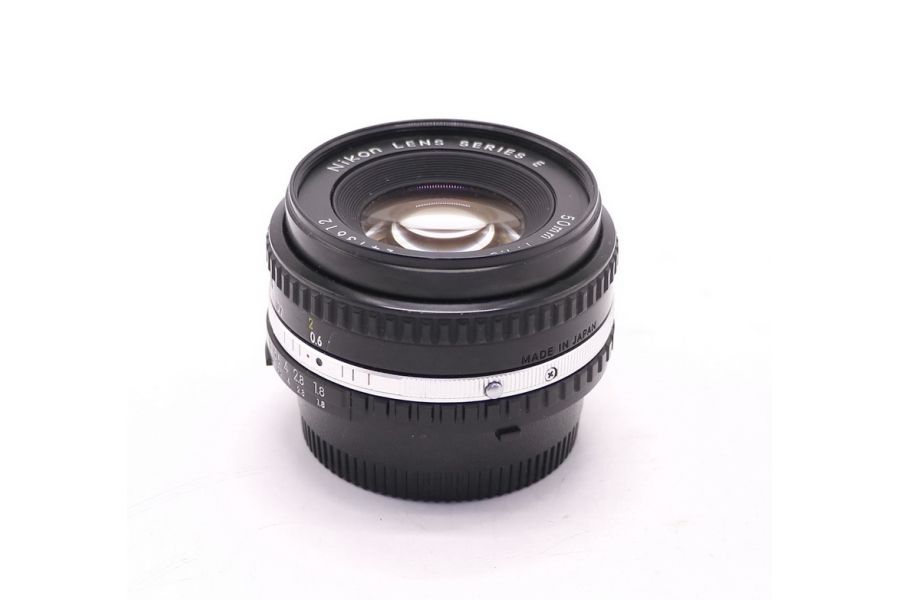 Nikon 50mm f/1.8 Series E компактный светосильный