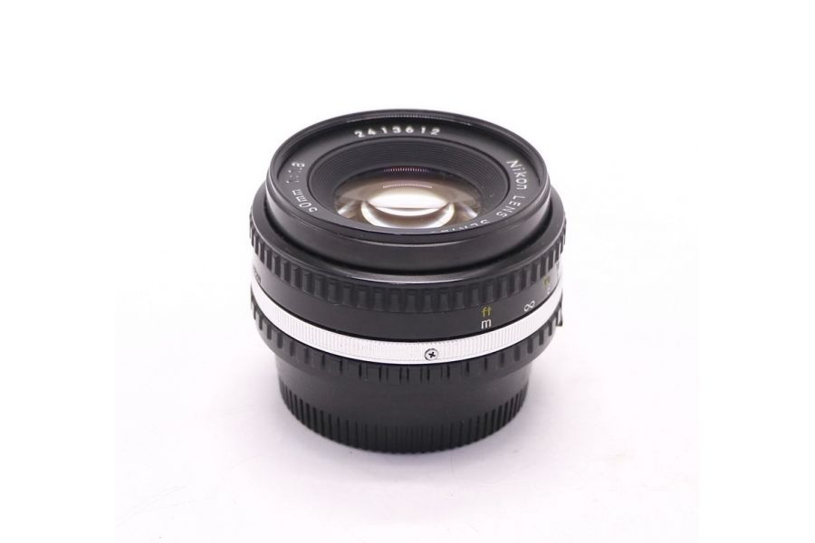 Nikon 50mm f/1.8 Series E компактный светосильный