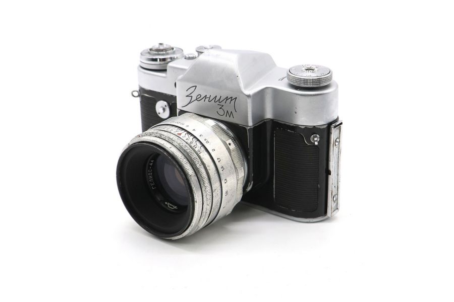 Зеркальный фотоаппарат Зенит 3М + Гелиос-44 silver