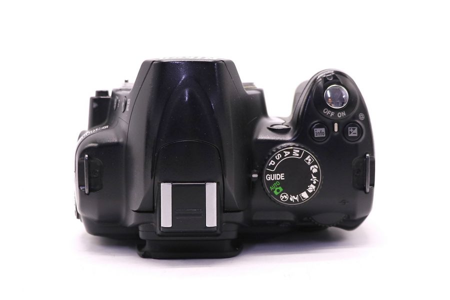 Фотокамера Nikon D3000 body (пробег 37600 кадров)